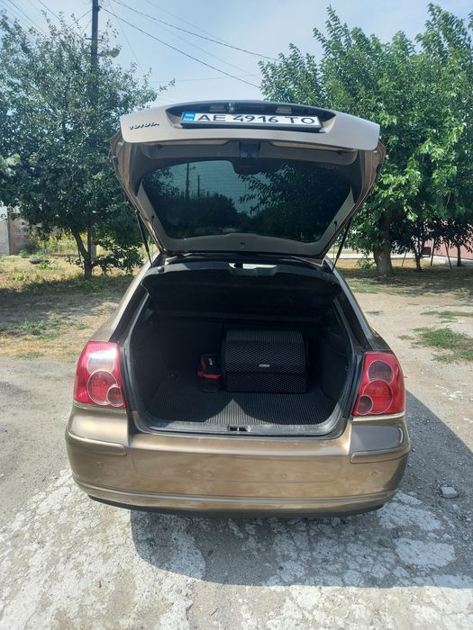 Продам Тойота Авенсис.