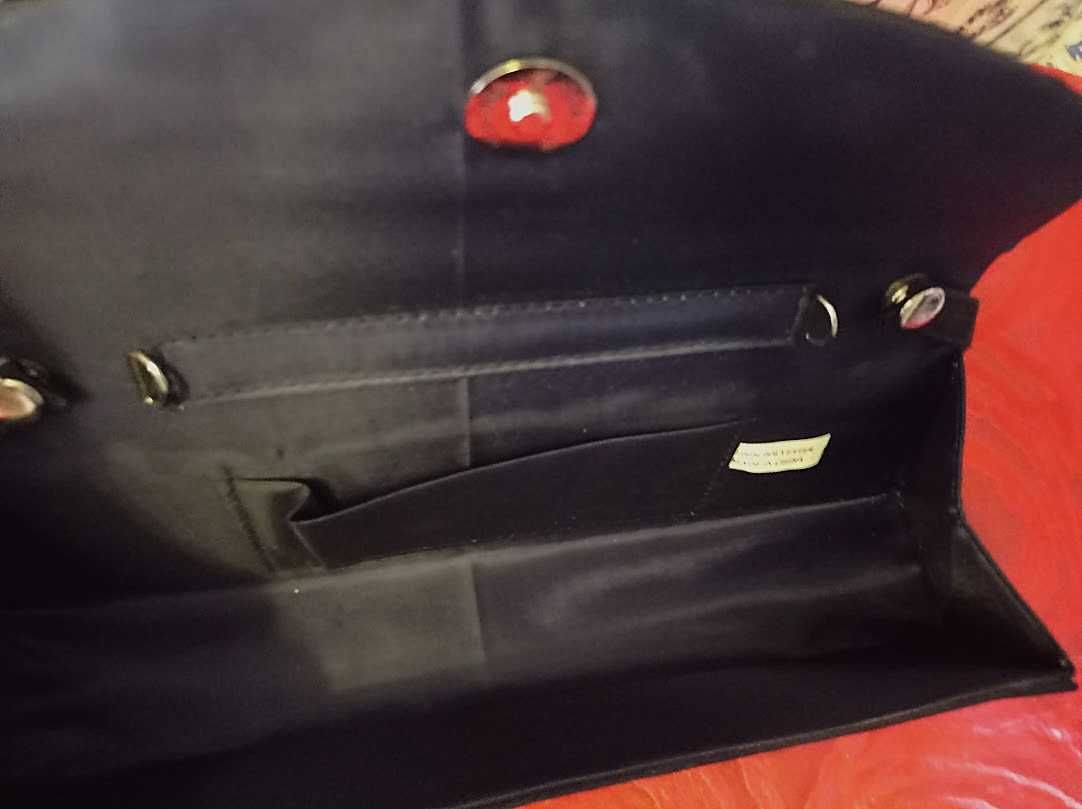 Bolsa Clutch de mão, elegante e feminina e intemporal