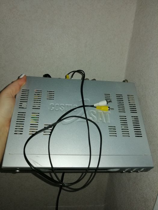 Спутниковый тюнер ресивер Cosmo SAT 7400