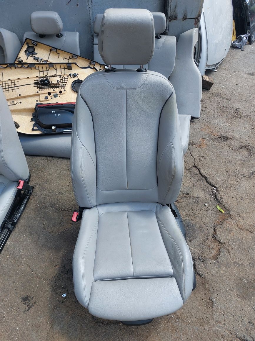 Салон на BMW 3 F30 комплектація на фото