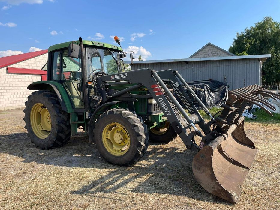 Ciągnik John Deere 6110