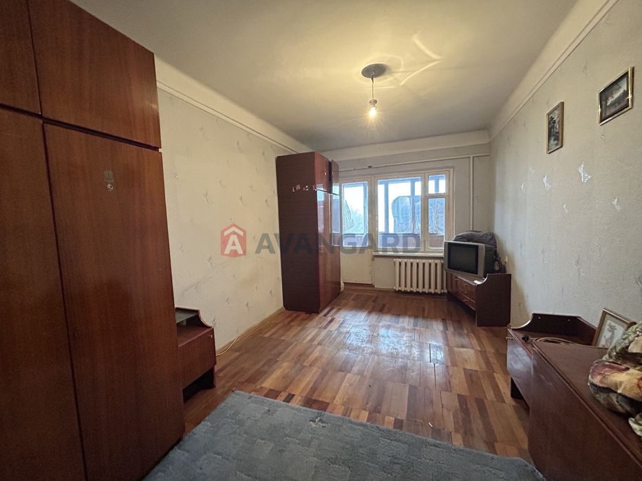 Трикімнатна квартира на Космосі