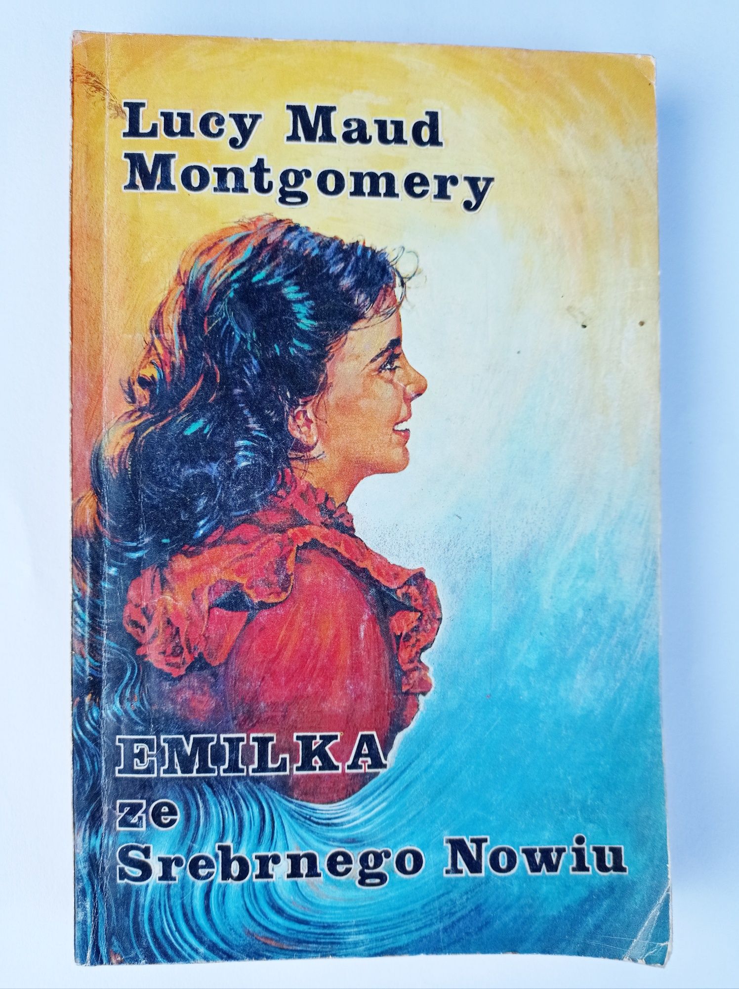 Lucy maud Montgomery emilka ze srebrnego nowiu