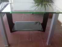 Mesa de TV em vidro dobrado