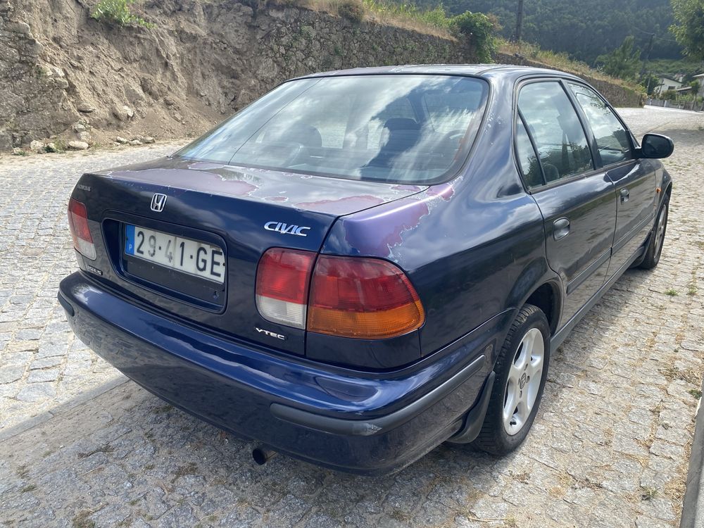 Honda civic 1.5i ls vtec
