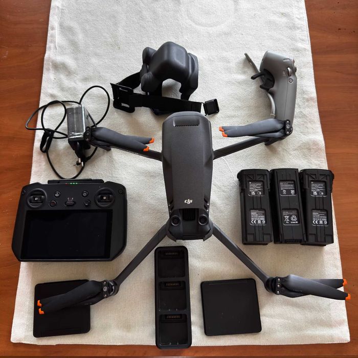 Dron DJI Mavic 3 Cine Fly More Combo