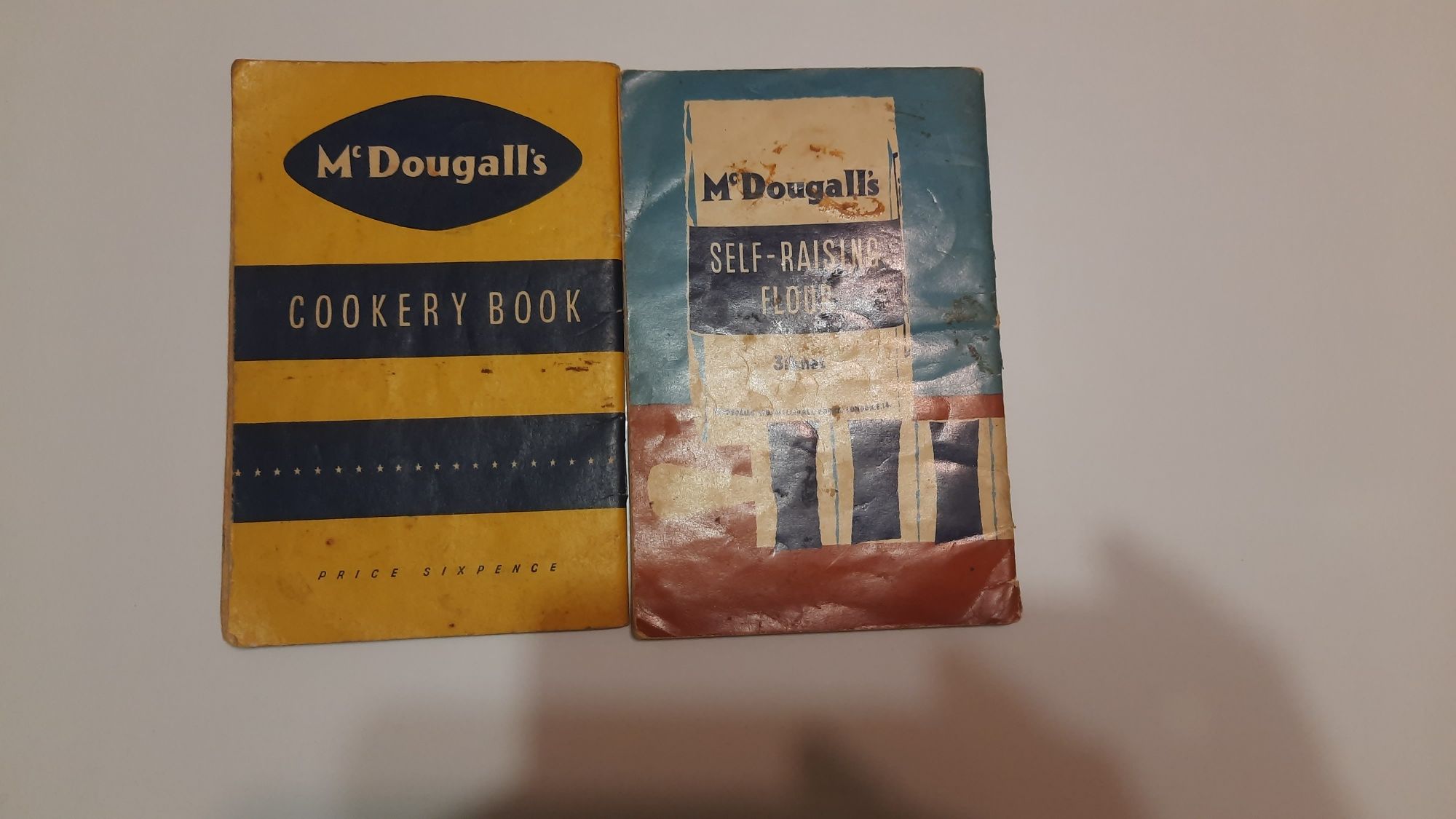 McDougall's  COOKERY BOOK, вінтажні кулінарні видання 23 та 24

McDoug