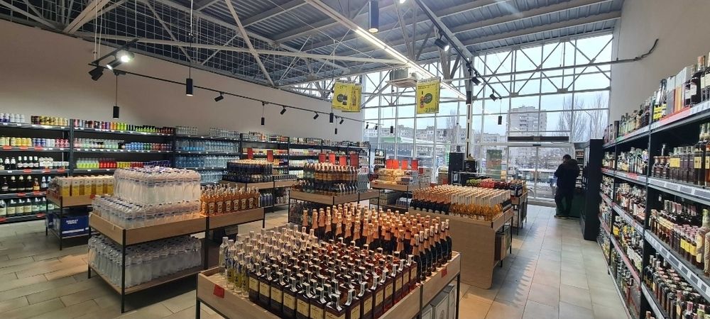 Фасадное помещение по Космонавтов возле АЗС ОККО 200м 47000грн