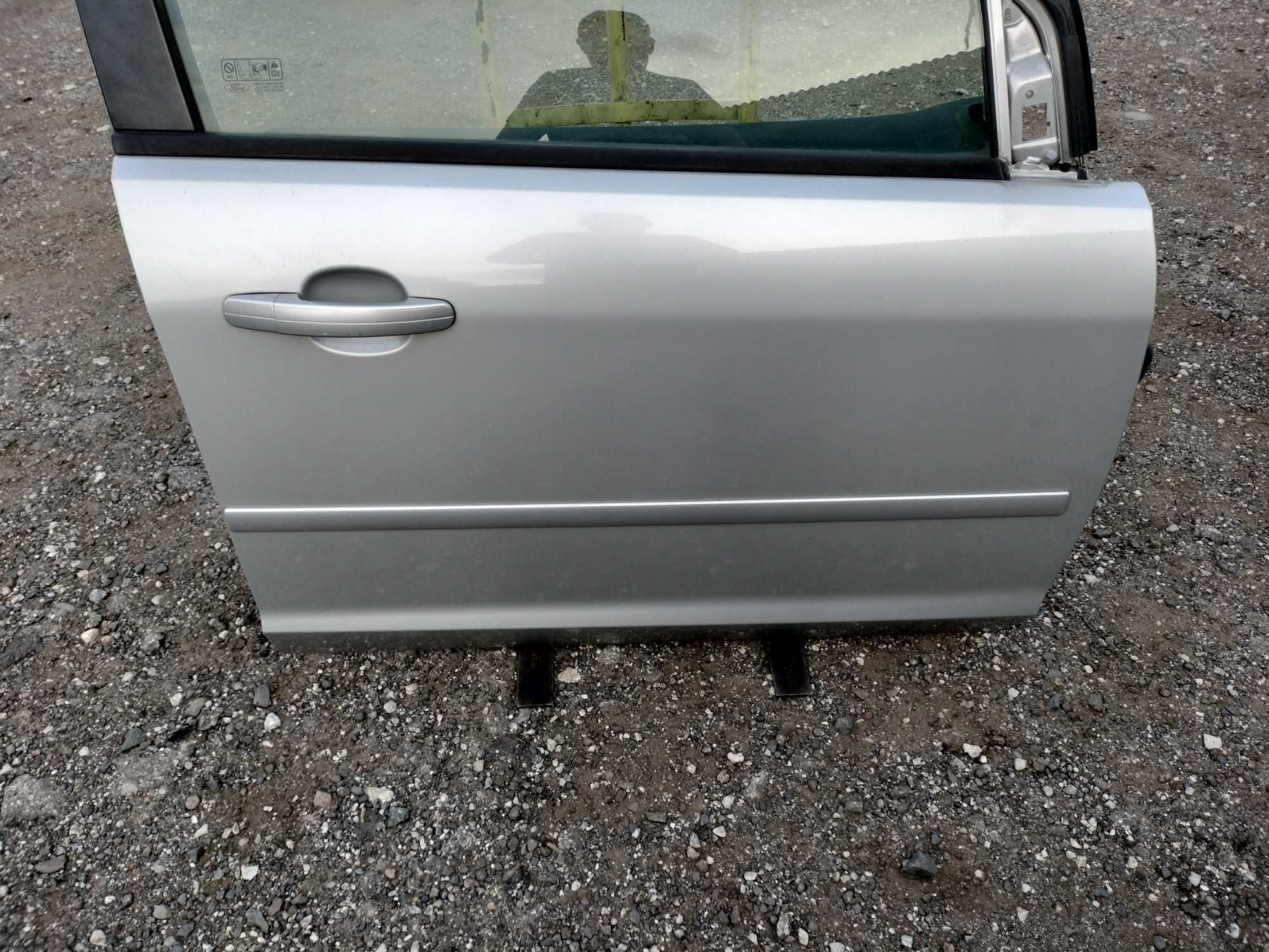 Drzwi prawy przód prawe przednie Ford Focus MK2 srebrne 03 O3