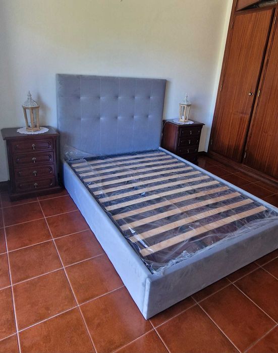 Camas De Casal Estofadas Top de Gama 190x140m Estrado Incluído 199€ !!