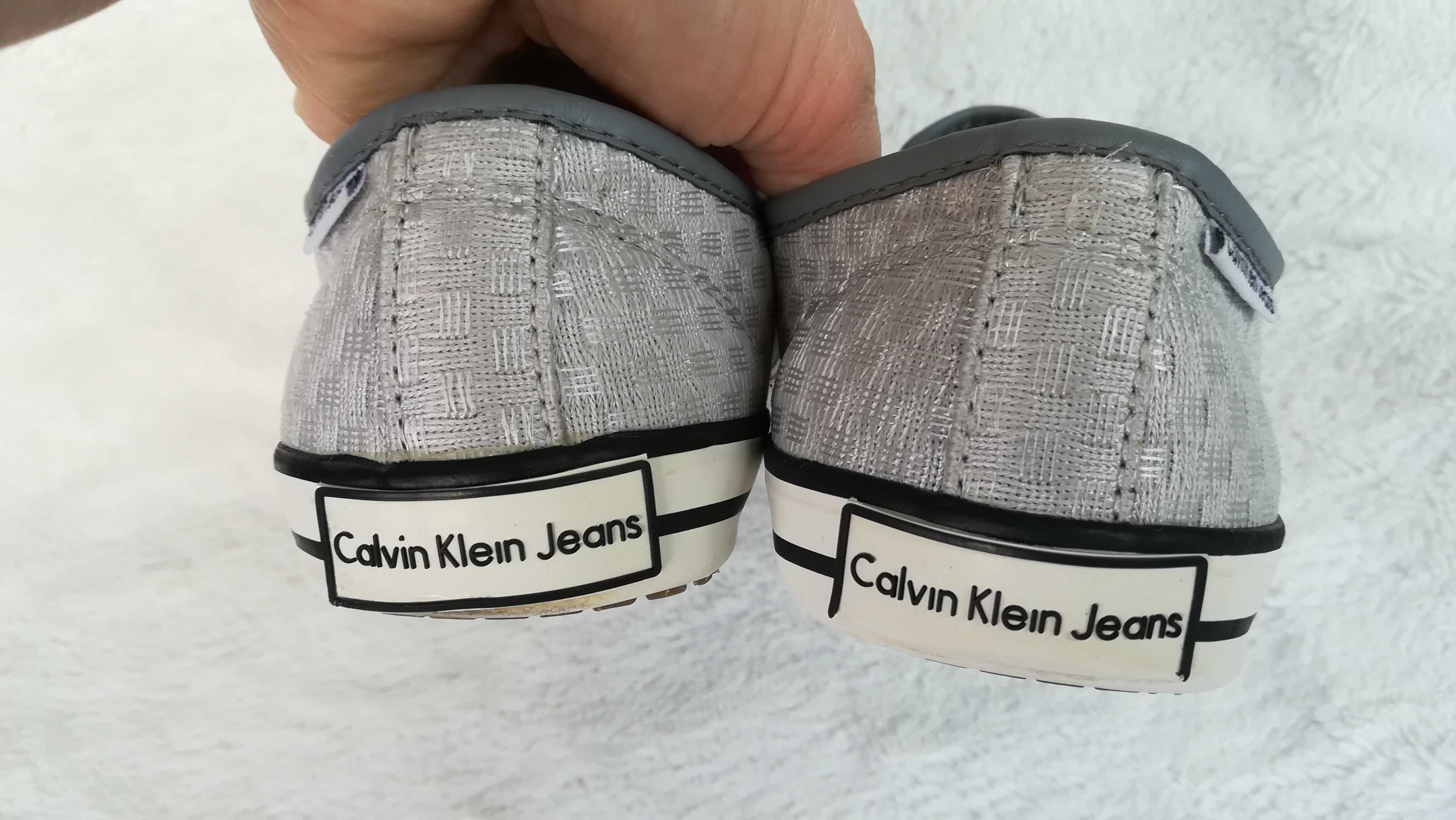 Calvin Klein damskie tenisówki wsuwane srebrne r. 37