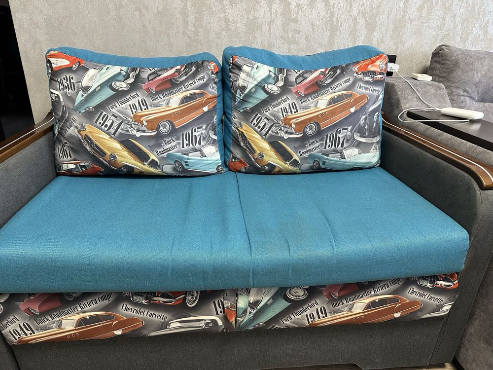 Терміново продам диван