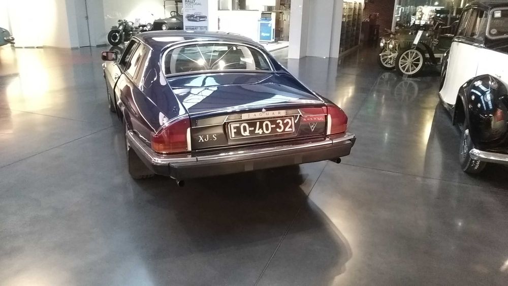Jaguar XJS V12  único neste estado