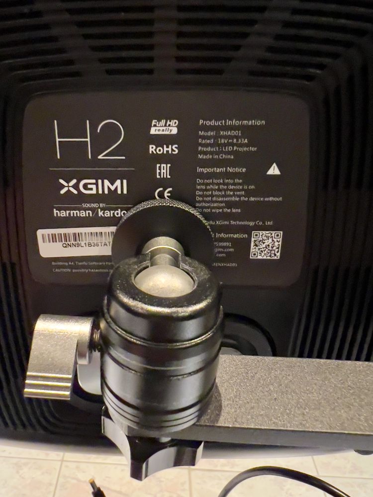 Projektor XGIMI H2 ze statywem