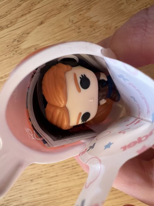 Kinder joy stranger things funko figurka Max