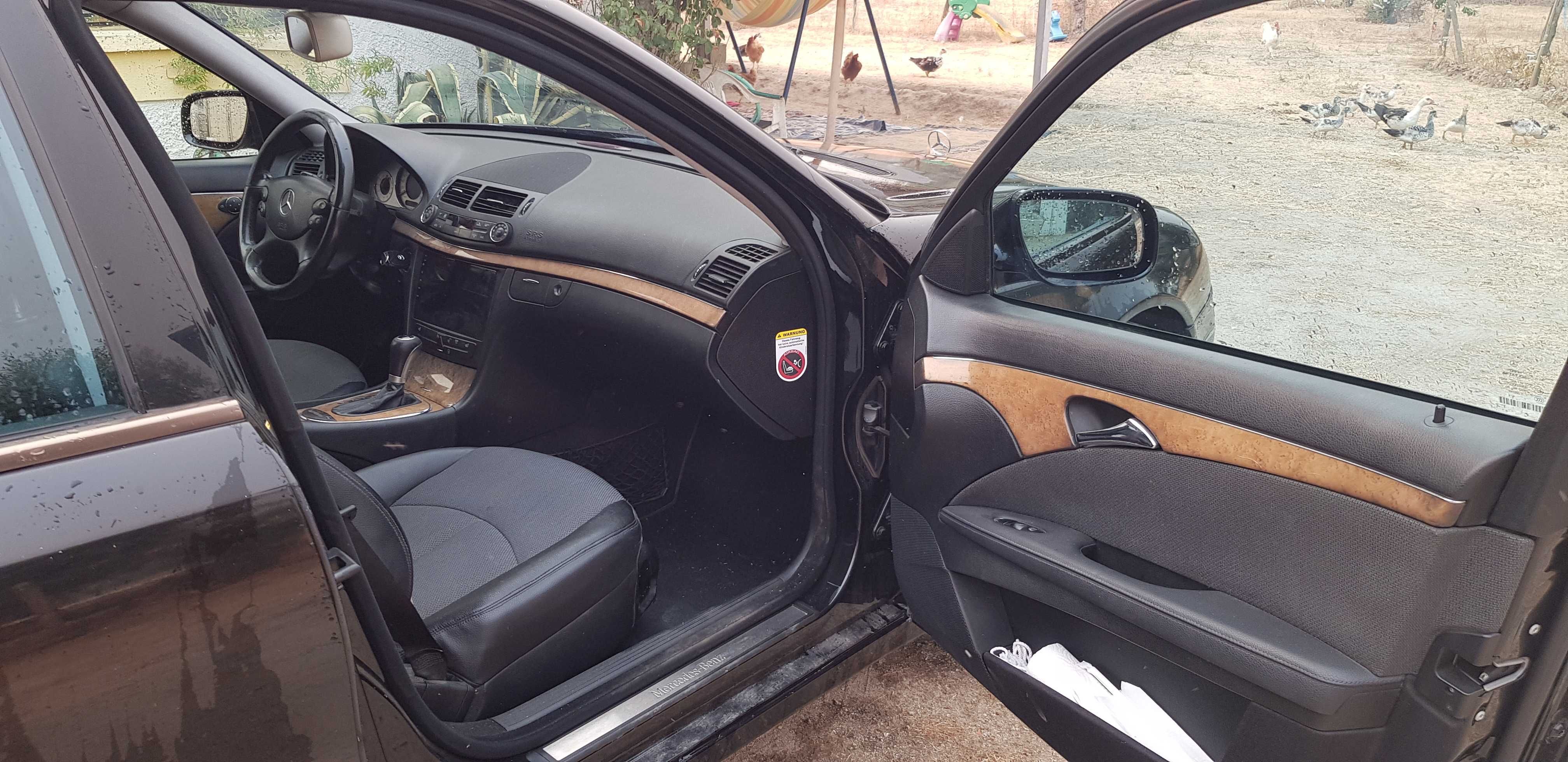 Mercedes E 220...