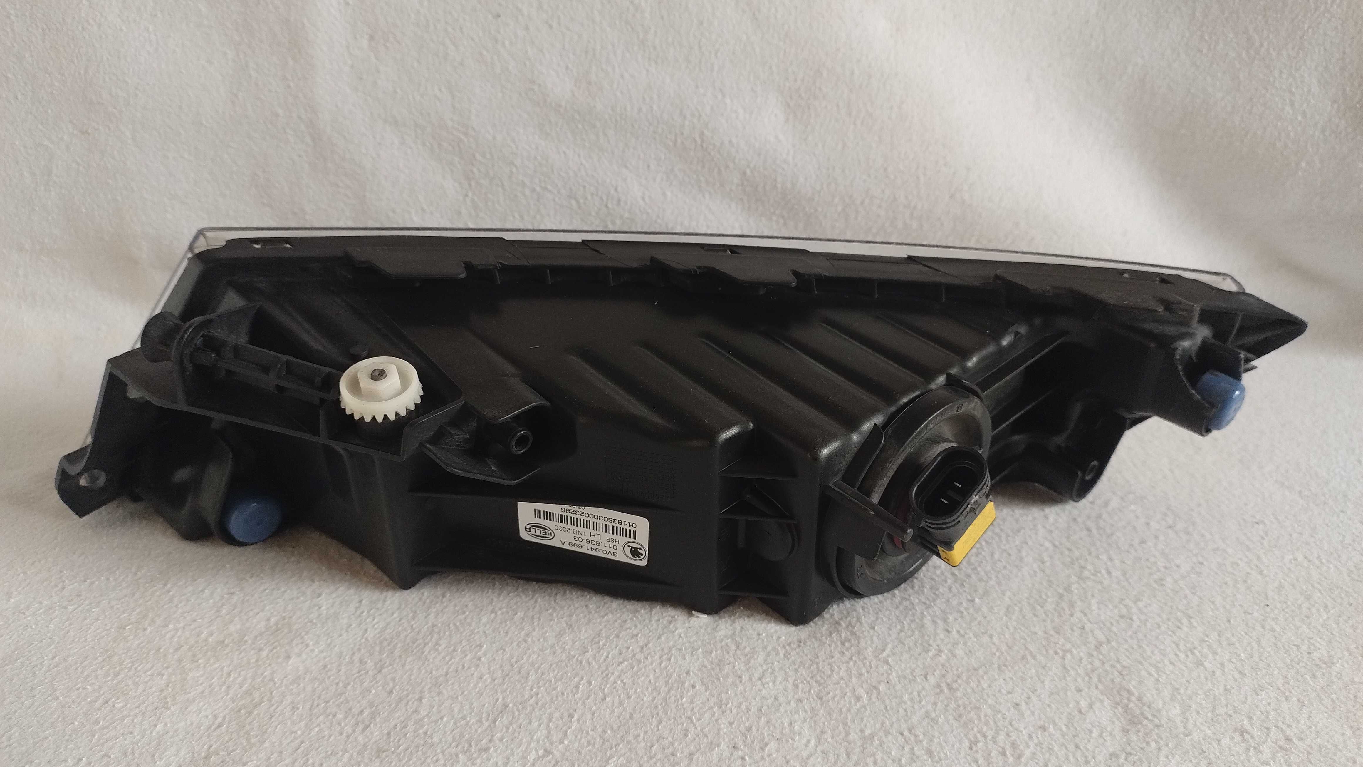 Lampa Przeciwmgielna Halogen Lewy Skoda Superb III 3