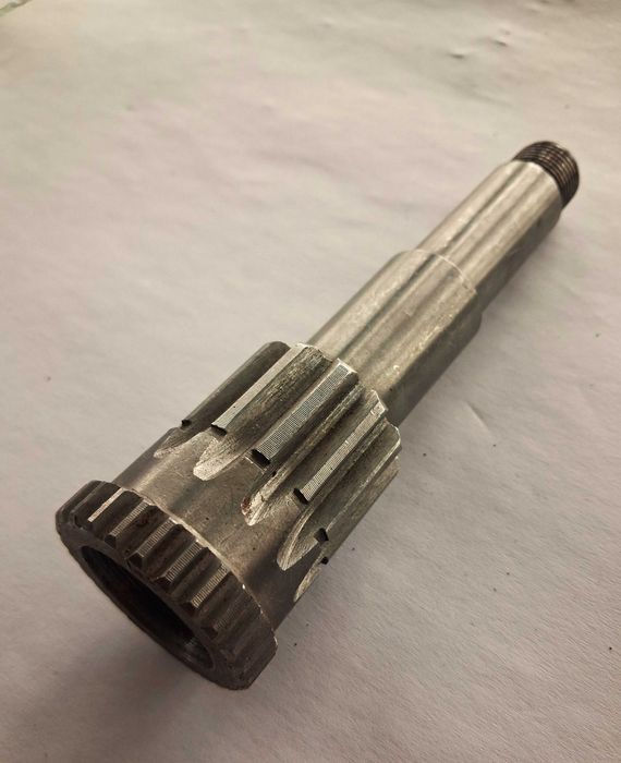 Wałek napędu pompy wtryskowej C-360