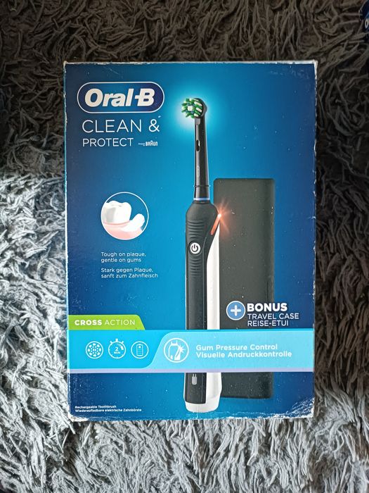 Szczoteczka Oral B  Clean & Protect