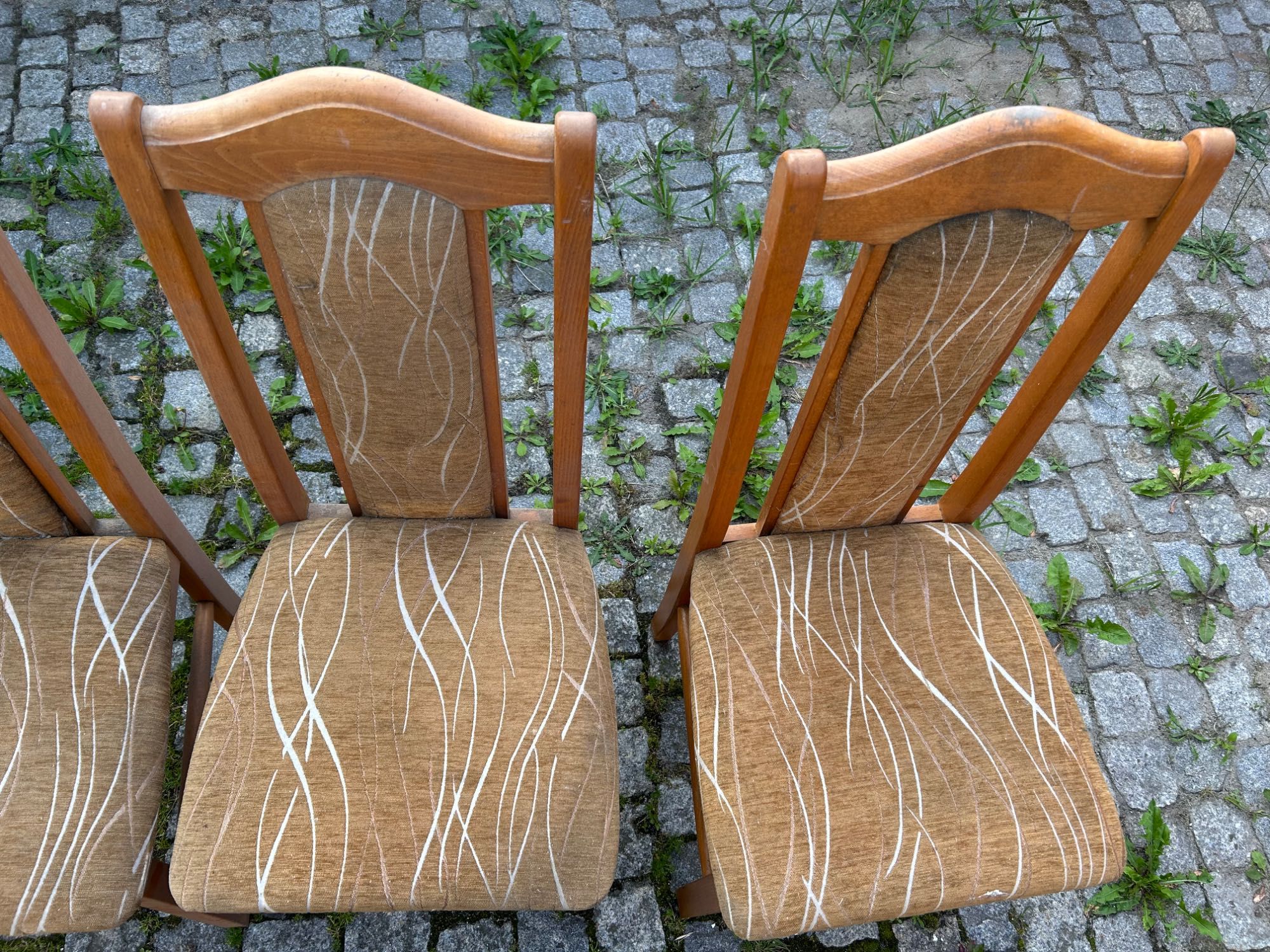 Krzesło stare tapicerowane