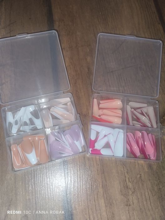 Dwa zestawy tipsy nowe trumienki