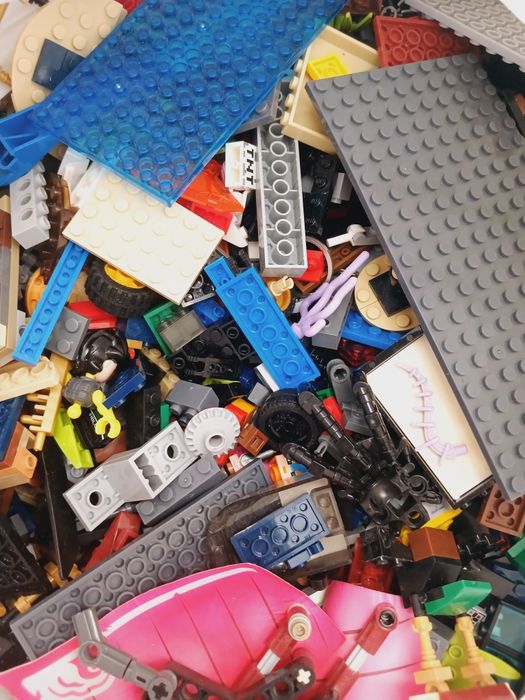 Продам LEGO на вагу