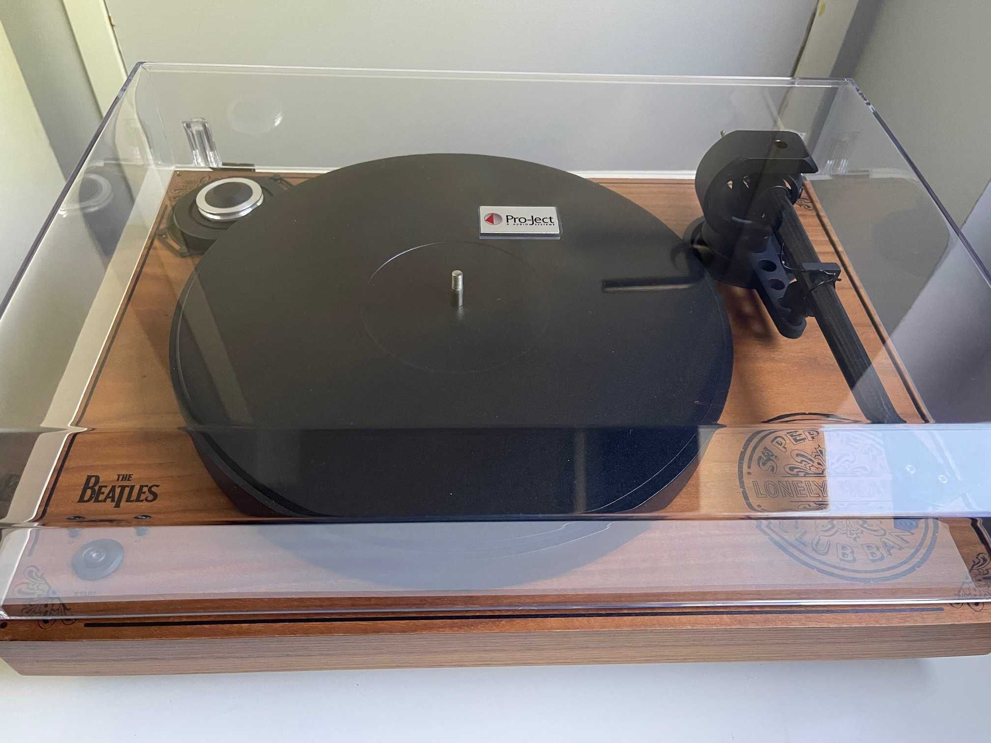 Gira-discos Pro-ject 33/45 rpm, modelo 2Xperience, Beatles