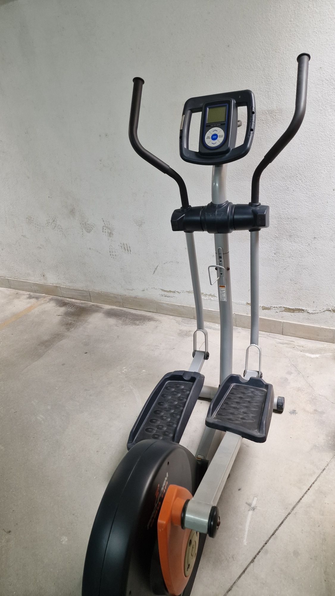 Bicicleta elíptica usada para desocupar