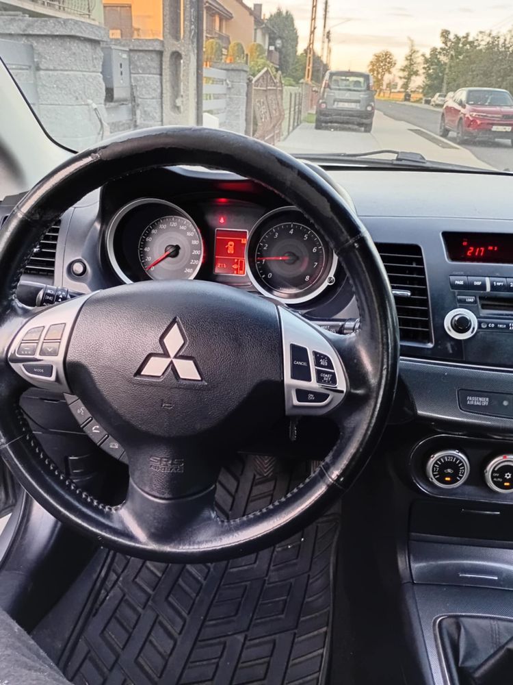 Mitsubishi lancer