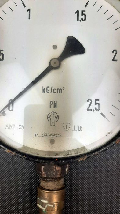 Manometr KFM 0-2,5 kG/cm3