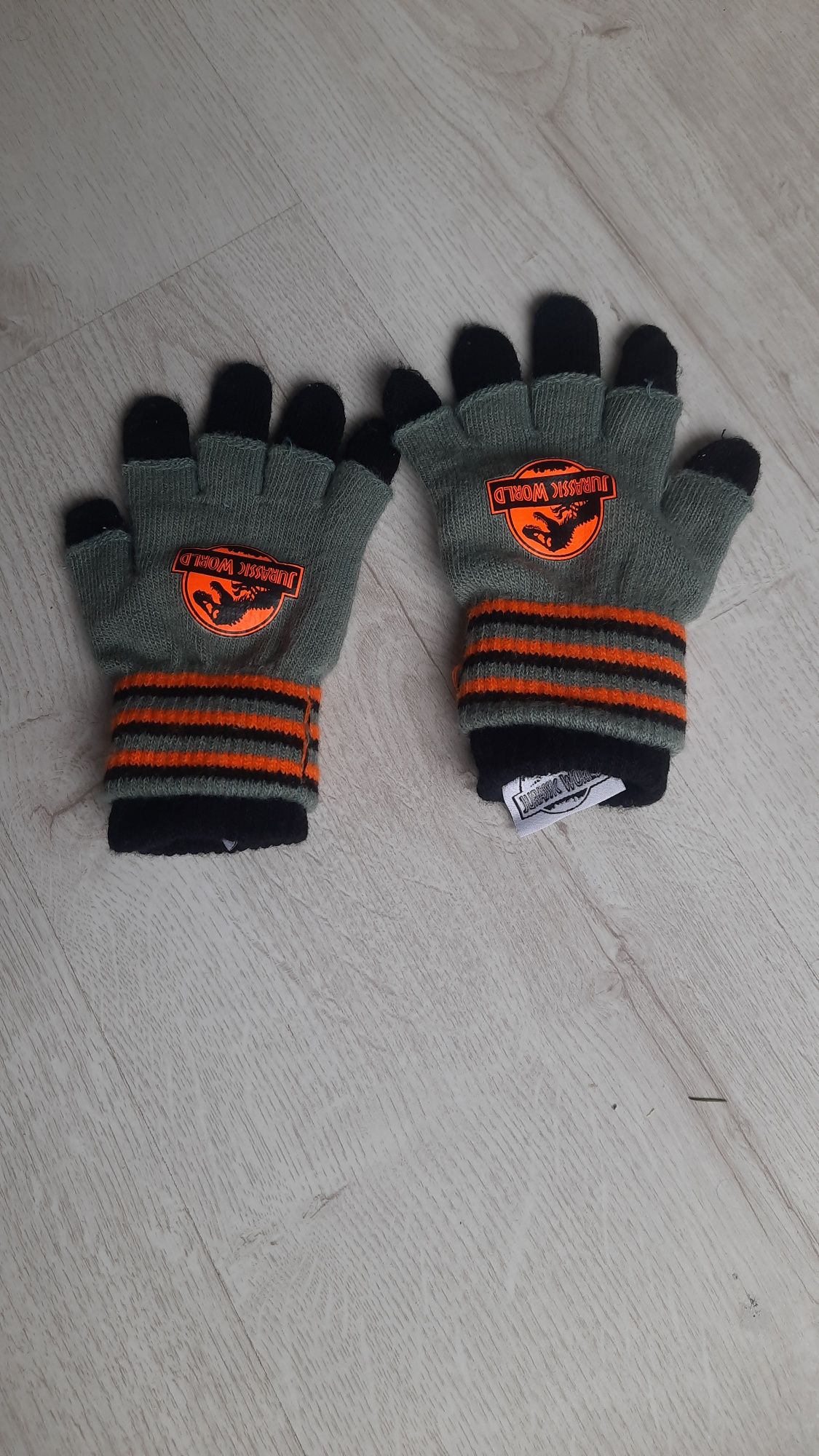 Rękawiczki Jurassic World  rozmiar 110-128