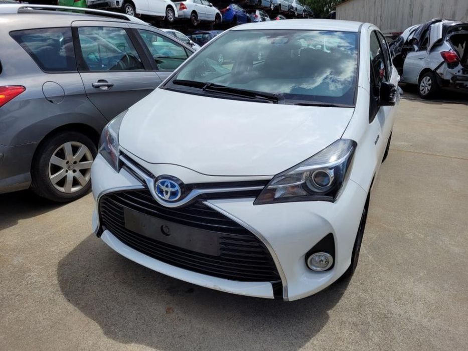Toyota Yaris Hybrid 2017 para peças