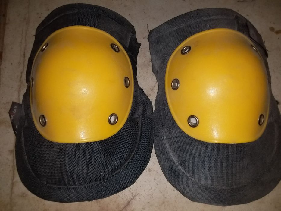 Наколенники защитные.