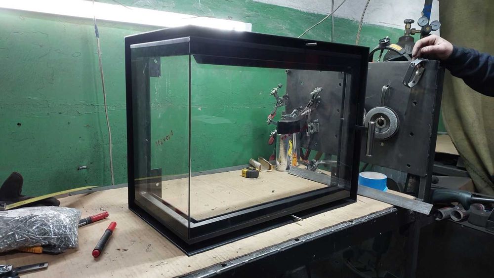 Углові дверки для каміна