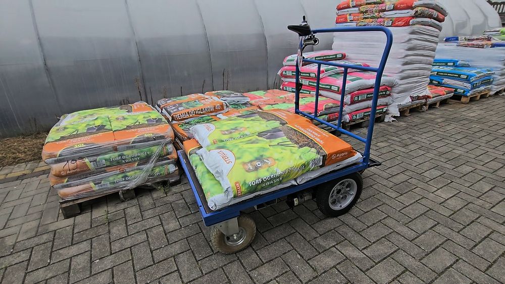 Wózek platformowy ,elektryczny do ogrodu na budowę