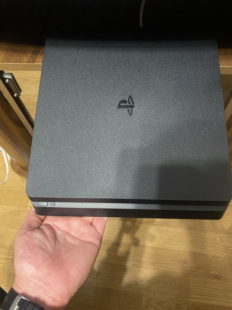 Sony PS4  один власник