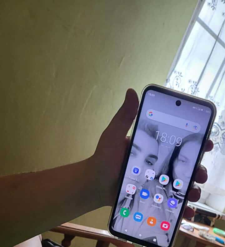 Sprzedaż telefonu