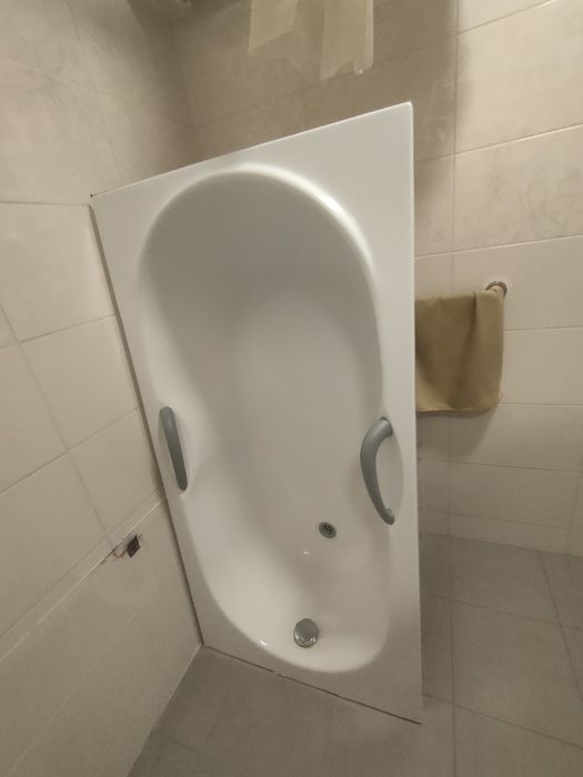 Wanna SANPLAST akrylowa z uchwytami, na stelażu 140x70 cm