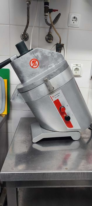 Cortadora de legumes industrial com vários discos de corte
