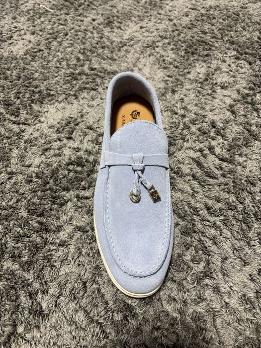 Lora Piano макасини