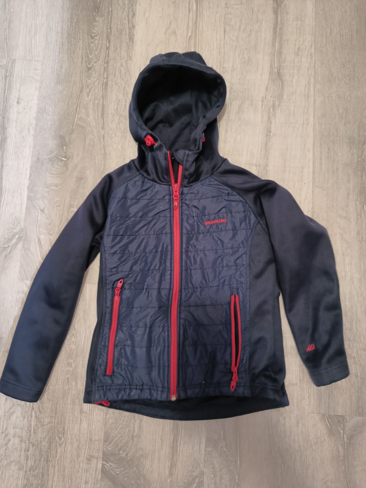 Bluza typu Softshell z ociepleniem i kapturem Skogstad 128 jak kurtka