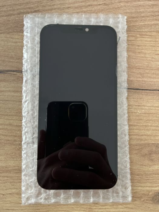 Oryginalny wyświetlacz do iPhone 12 – uszkodzony