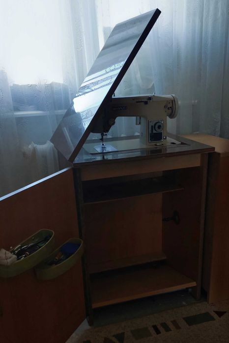 Maszyna do szycia Łucznik 451