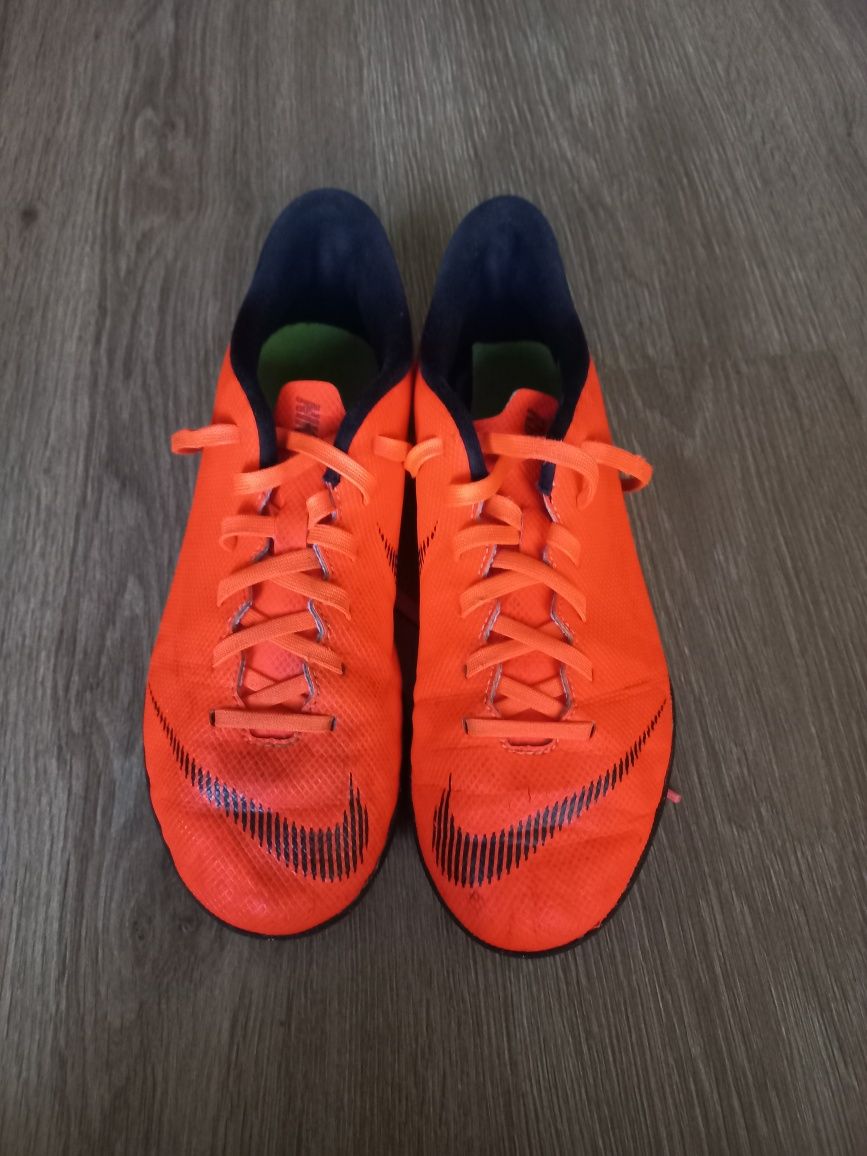 NIKE Mercurial. Rozmiar wkładki: 24cm