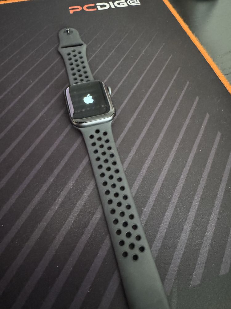 Apple Watch Series 6 44mm Nike Edition Space Gray (GPS e Cellutar)