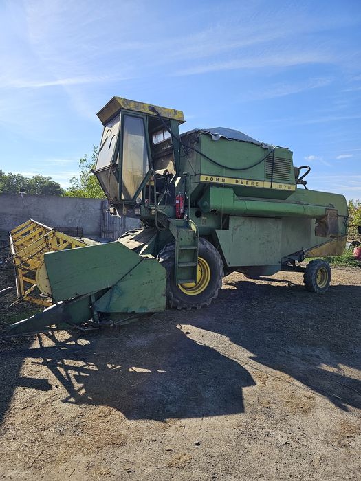 Kombajn zbożowy John Deere 975