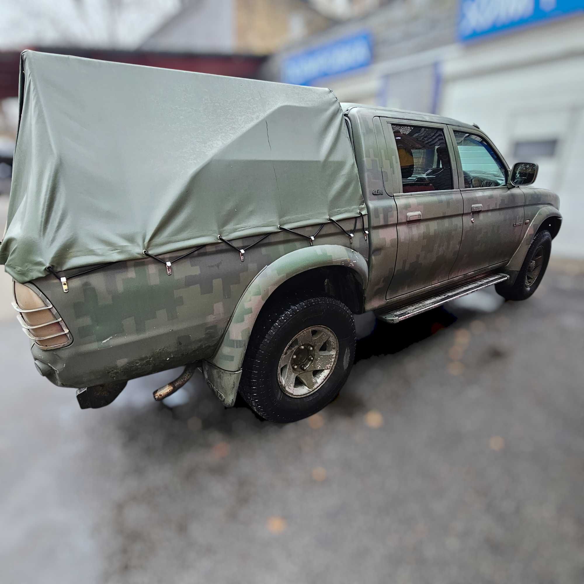 Mitsubishi L 200 2001