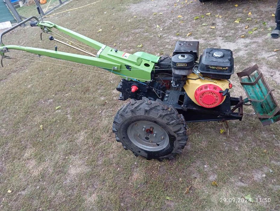 Продам бензиновий мотоблок.