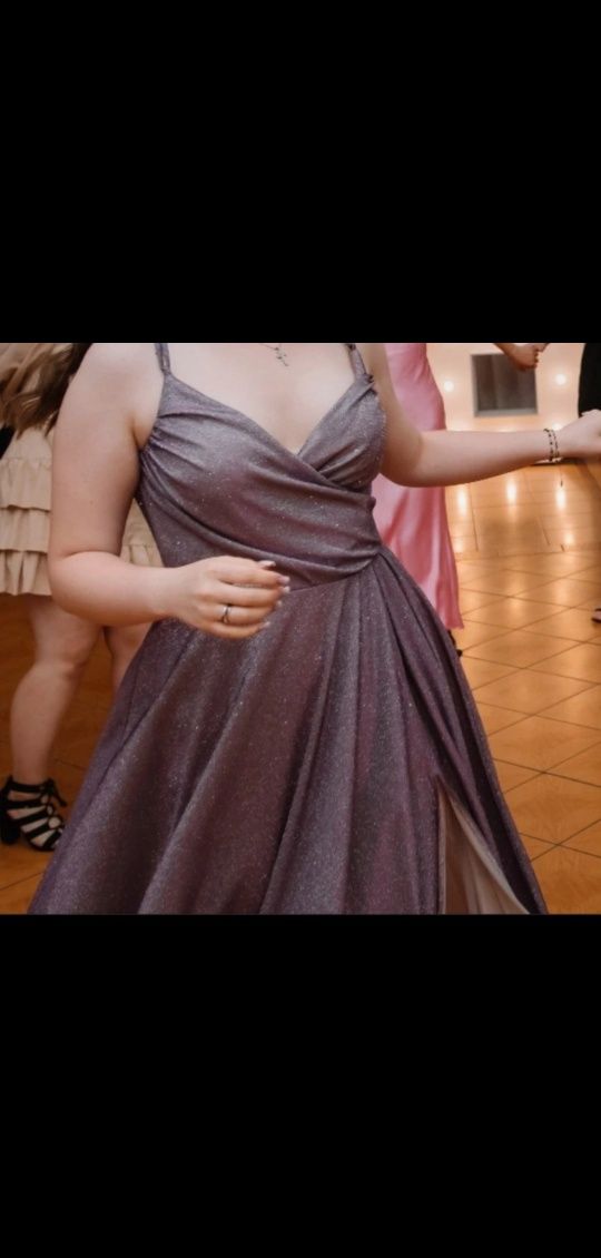 Piękna elegancka długa brokatowa holo sukienka