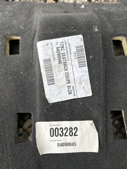 Chevrolet corvette c8 dywan przednich foteli obicie tylnej ściany